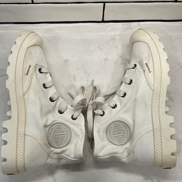 Palladium Pampa Hi L’Original size 8 White Lace Up Boots Lug Sole - Picture 6 of 16